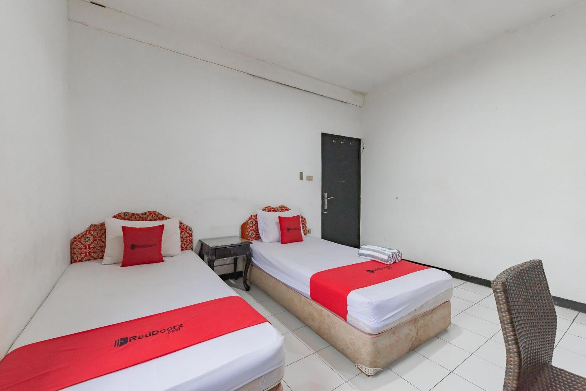 Reddoorz Near Taman Kota Lapang Merdeka Sukabumi Dış mekan fotoğraf